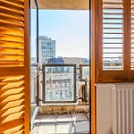 Central Covent Garden 1Br Flat With Balcony