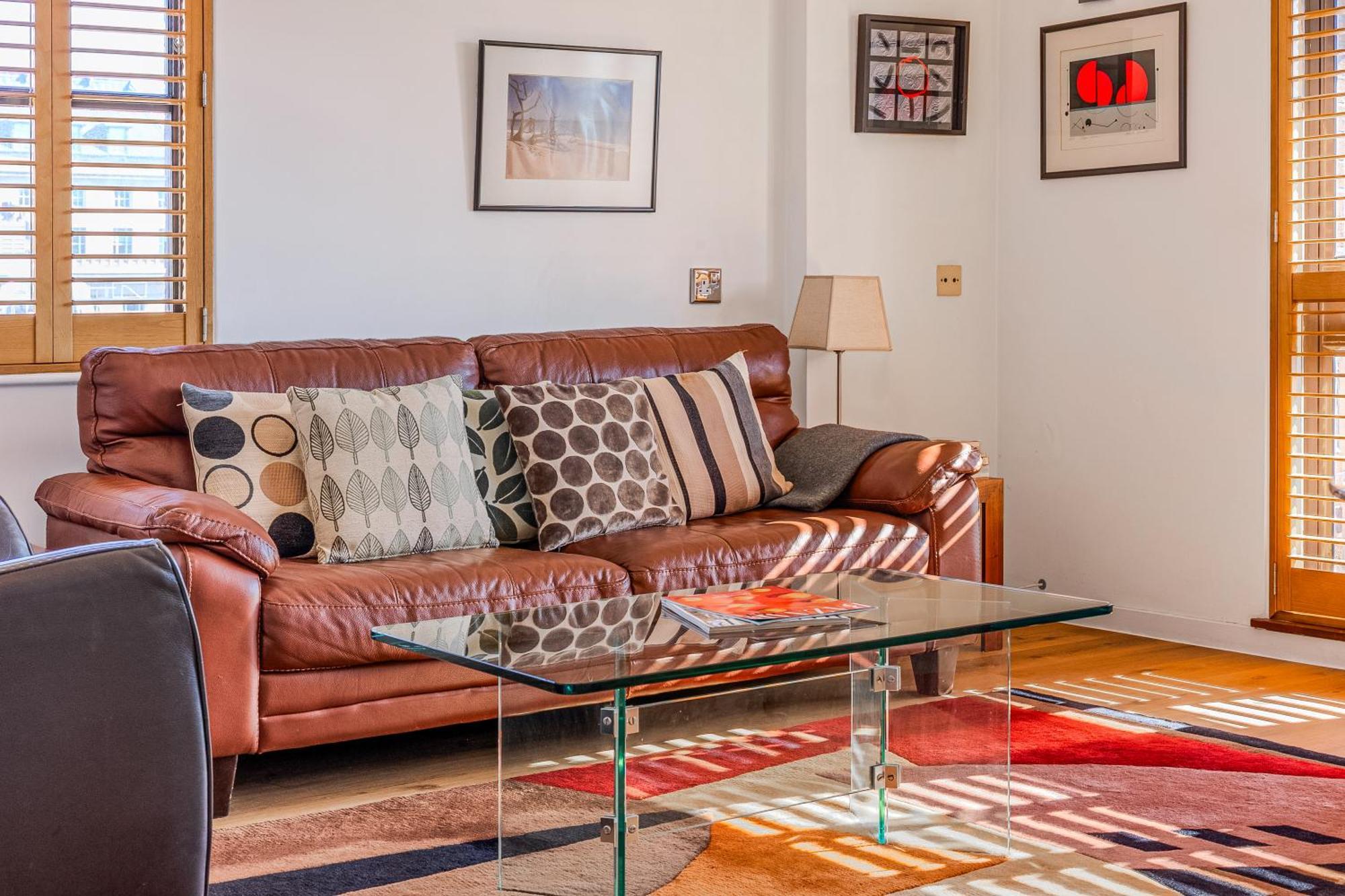 Covent Garden 1br Flat With Balcony