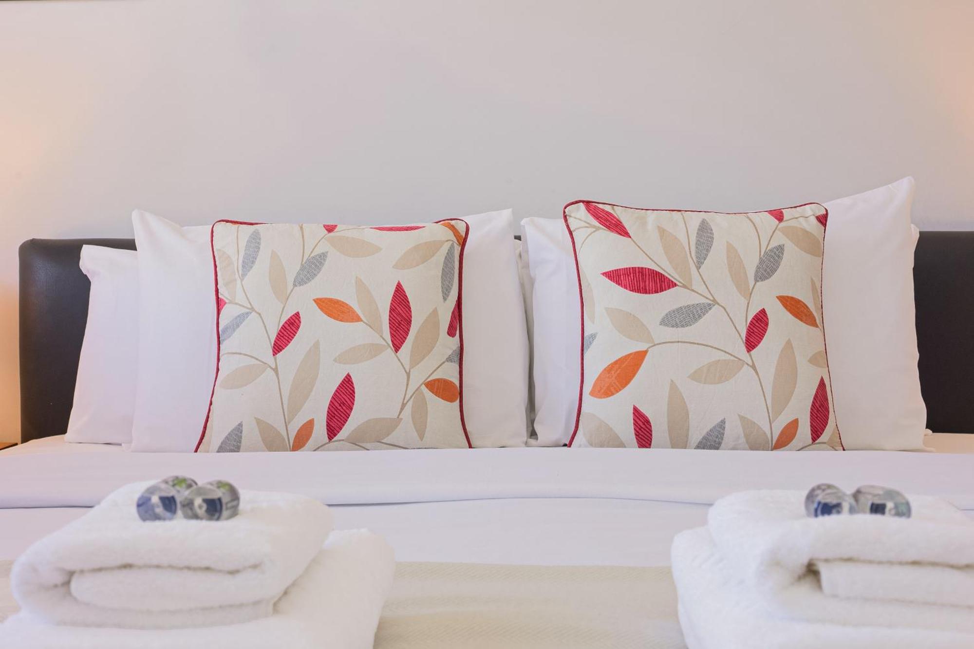Covent Garden 1br Flat With Balcony Londra
